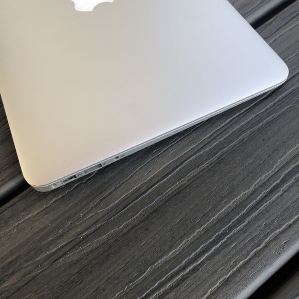 Apple laptop - Picture 3 of 4